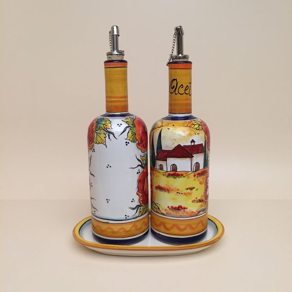Set of 2 oil and vinegar bottles, cm.25h with tray